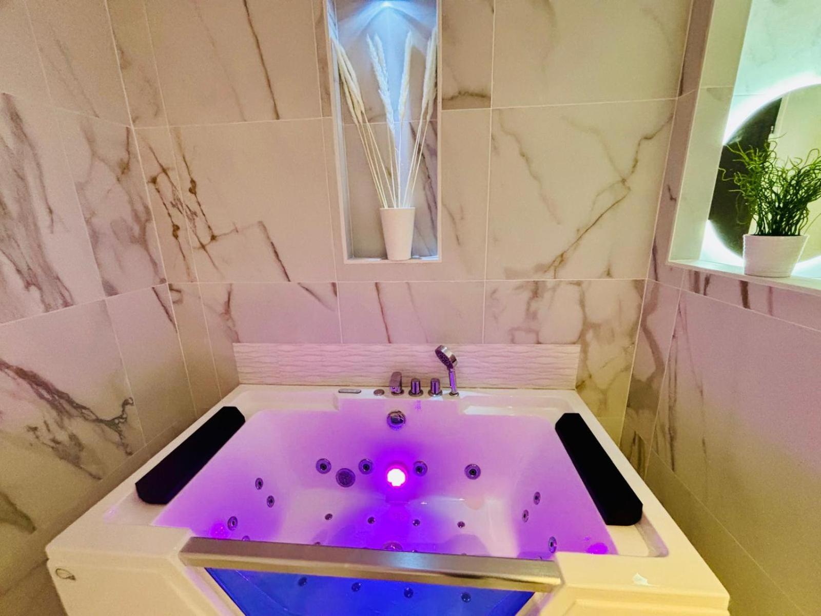Sereni House Jacuzzi Hébergement de vacances